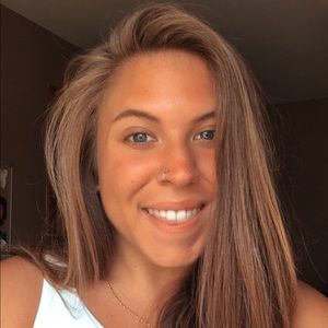 Meet your Posher, Mia